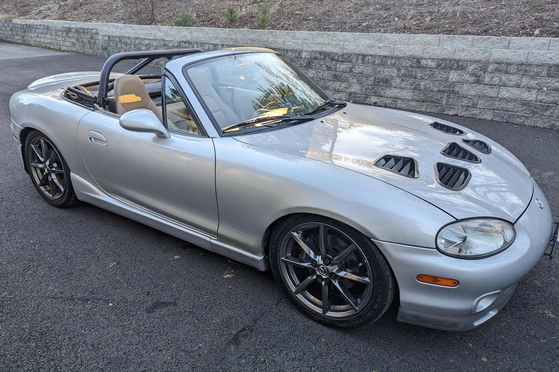 2000 Mazda NB Miata sold for $12,105