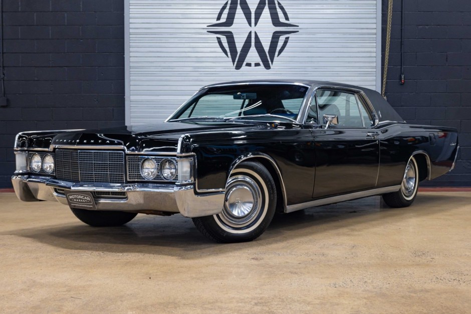 1969 Lincoln Continental (1961-1969) sold for $12,333