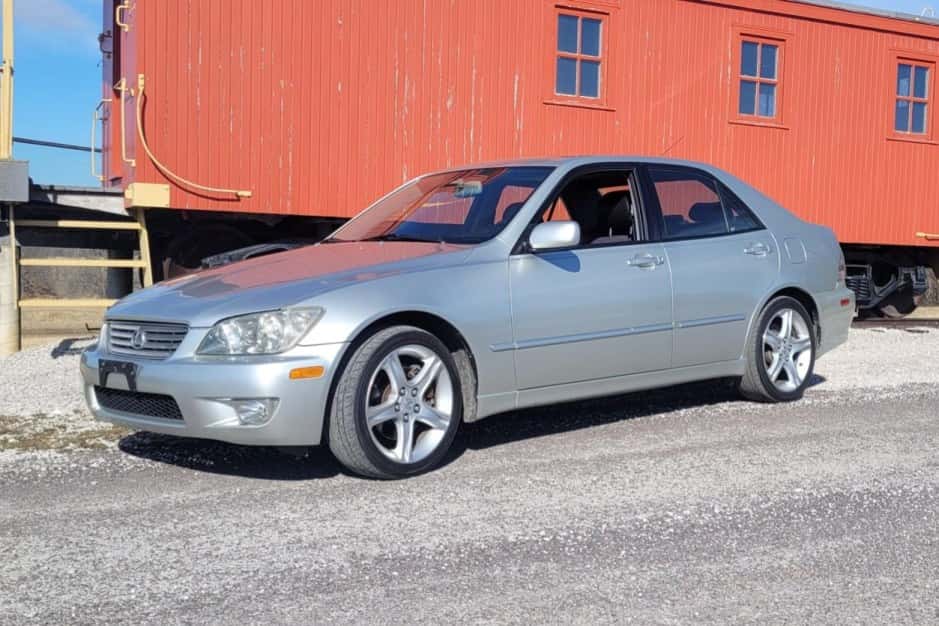 2002 Lexus IS sold for $8,300