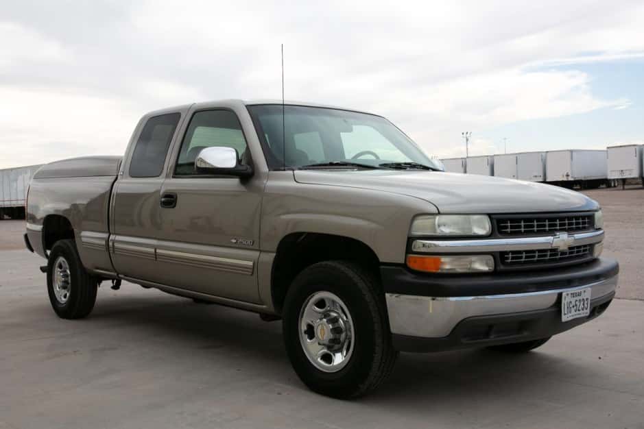 1999 Chevrolet Silverado GMT800 (1999-2007) sold for $12,000