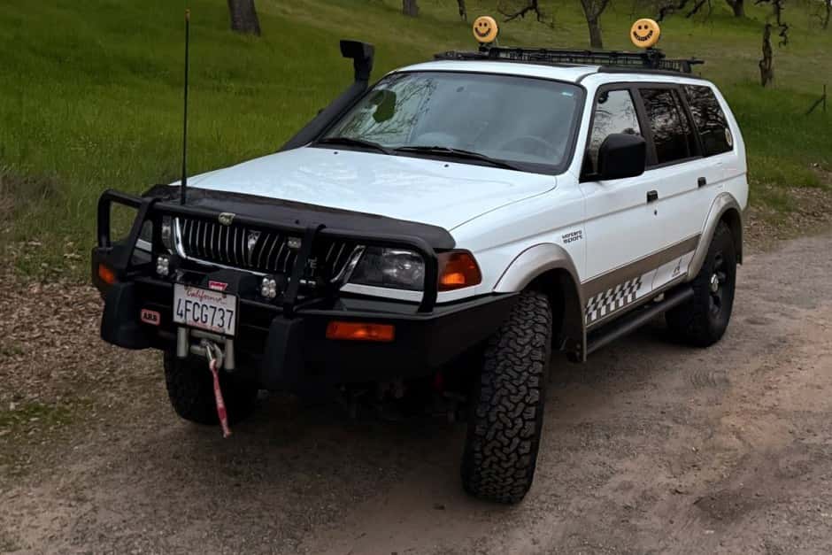1999 Mitsubishi Pajero & Montero sold for $6,666