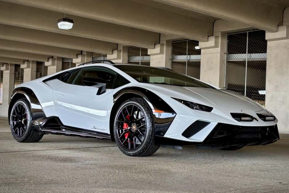 2024 Lamborghini Huracán sold for $302,000