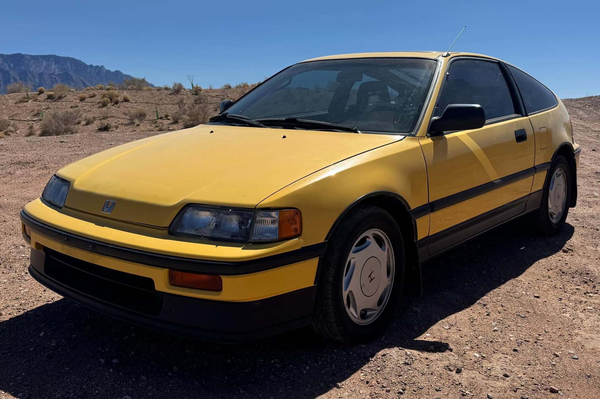 1988 Honda CRX sold for $8,001