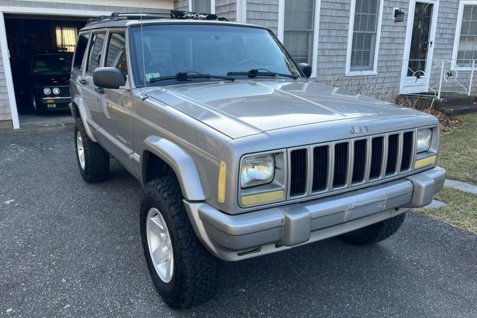 2001 Jeep XJ Cherokee sold for $8,500