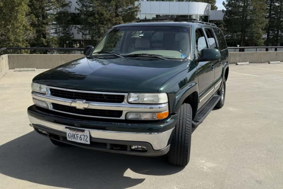 2001 Chevrolet Suburban (GMT800 2000-2006) sold for $10,750