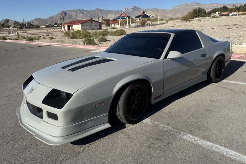 1989 Chevrolet Camaro 3rd Generation 1982-1992 sold for $10,000
