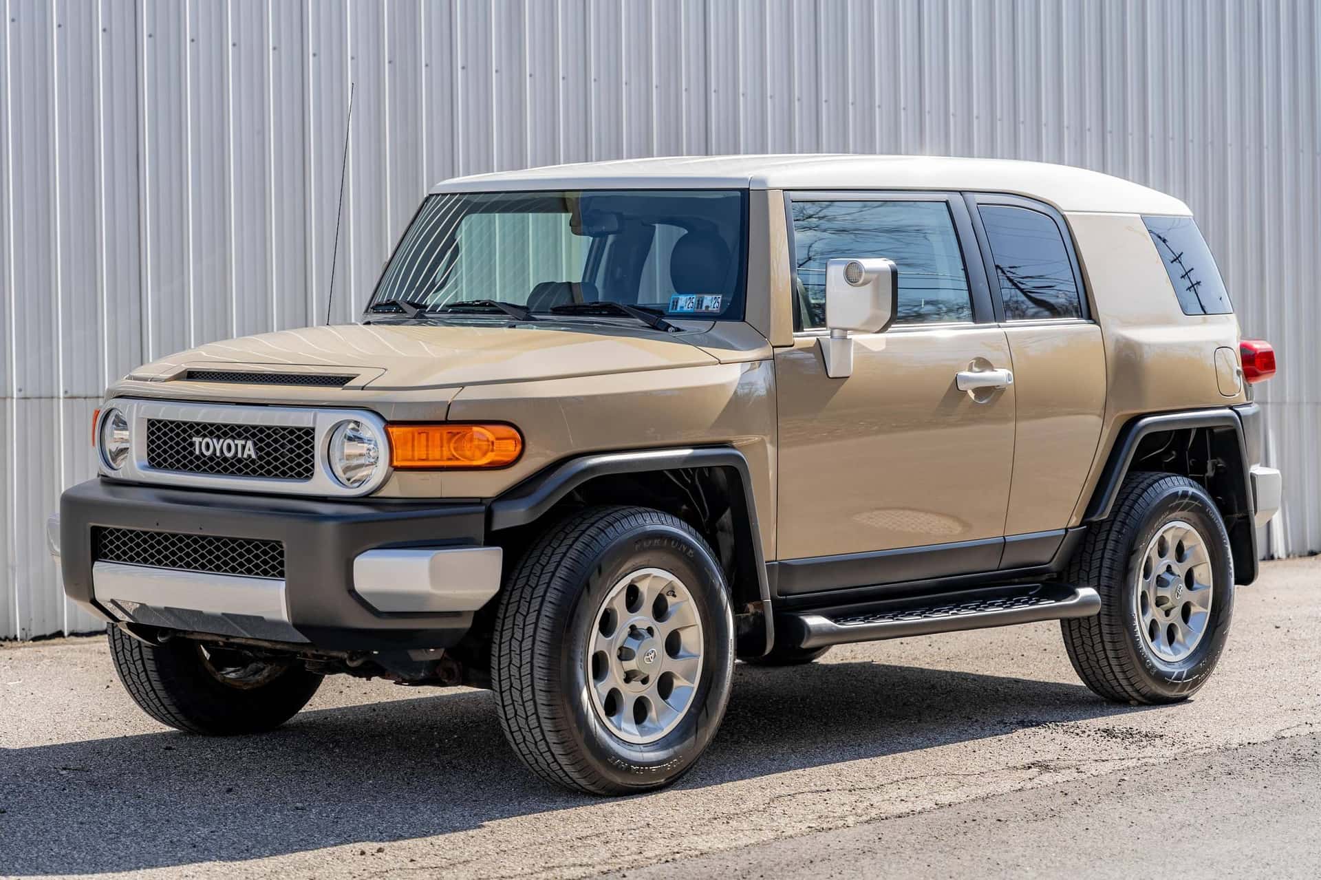 2012 Toyota FJ Cruiser sold for $27,000
