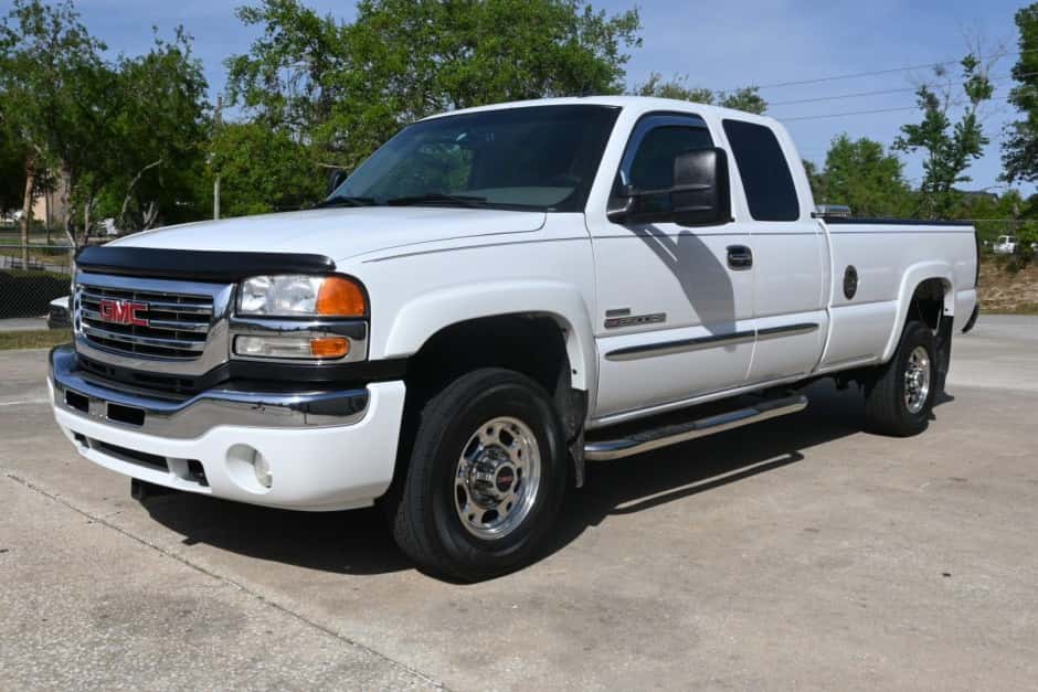 2006 GMC Sierra HD (GMT800 2000-2007) sold for $17,000