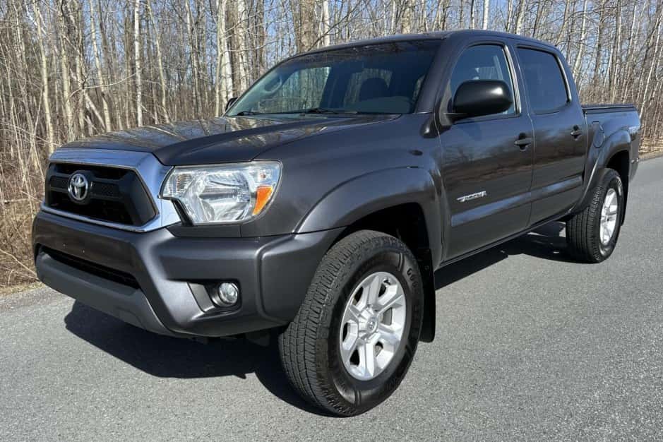 2015 Toyota Tacoma (N2X0 2005-2015) sold for $32,750