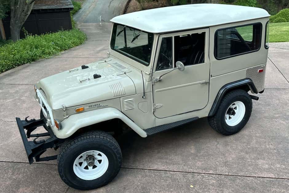 1972 Toyota Land Cruiser FJ40 sold for $19,250