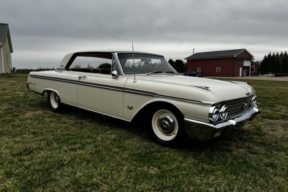 1962 Ford Galaxie sold for $22,750