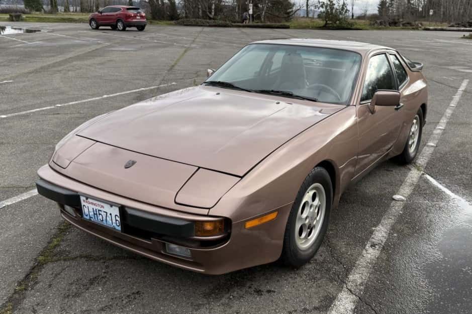1988 Porsche 944 sold for $10,501