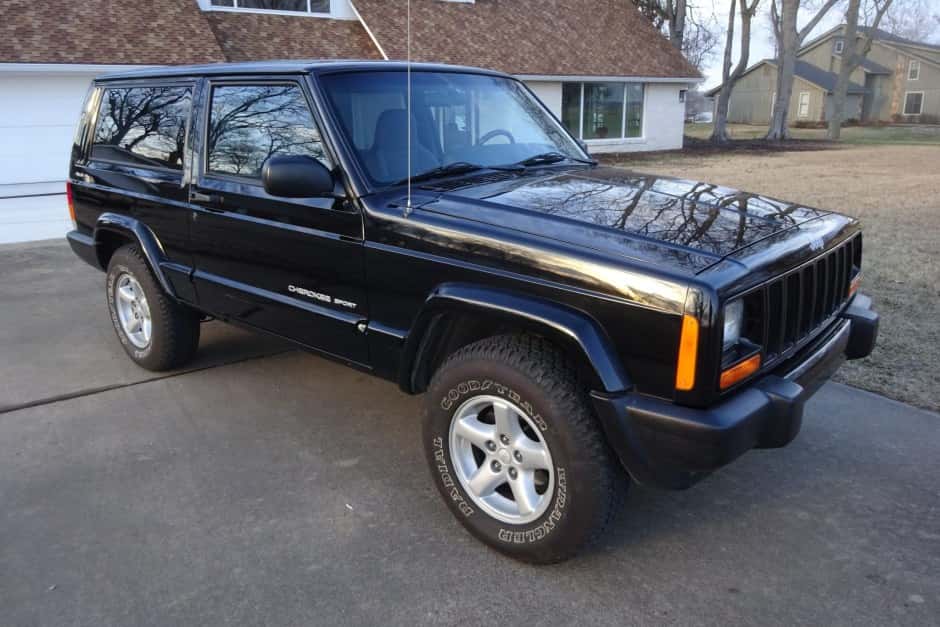 2001 Jeep XJ Cherokee sold for $16,500