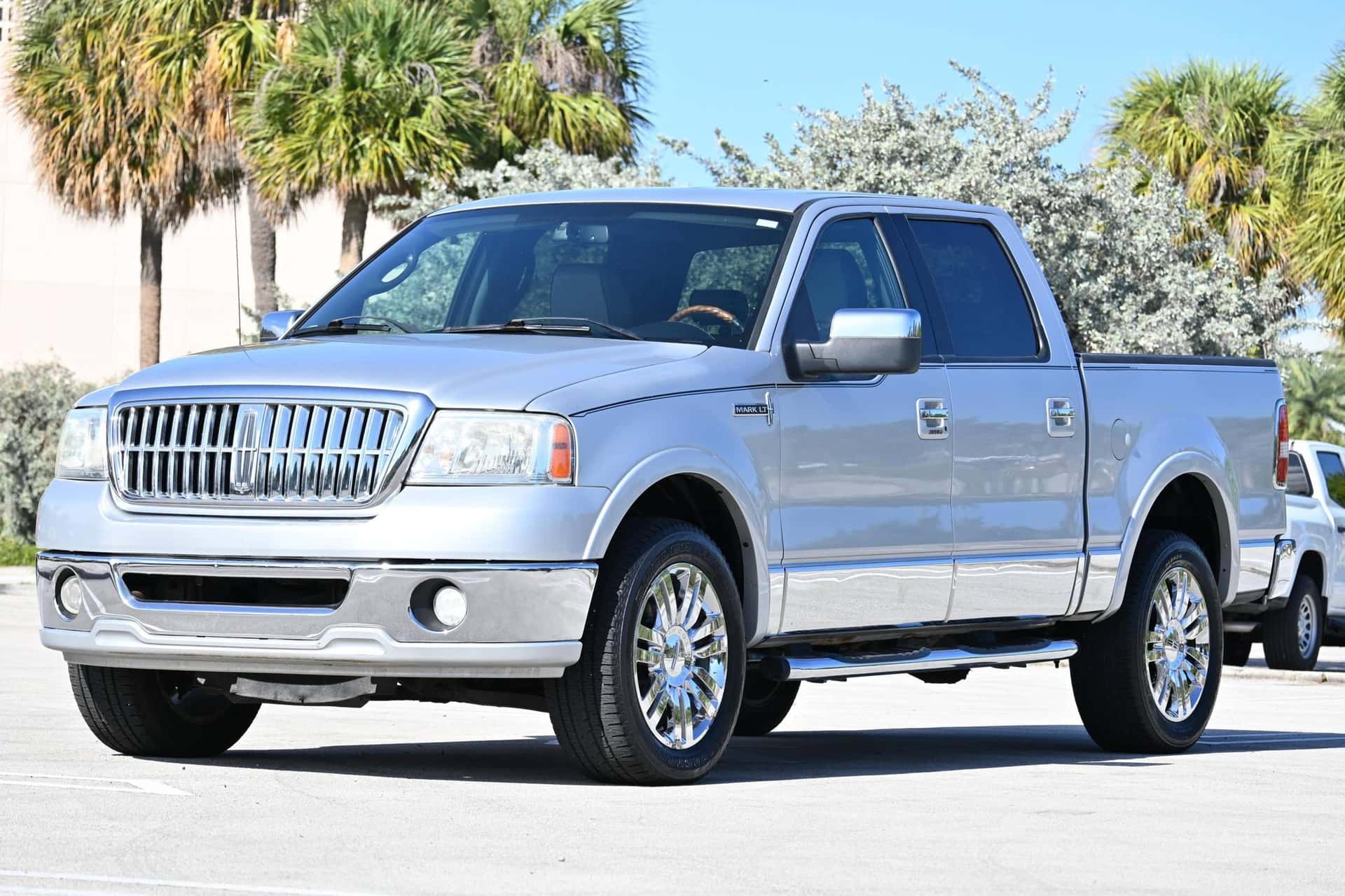 2007 Lincoln Mark LT sold for $11,500