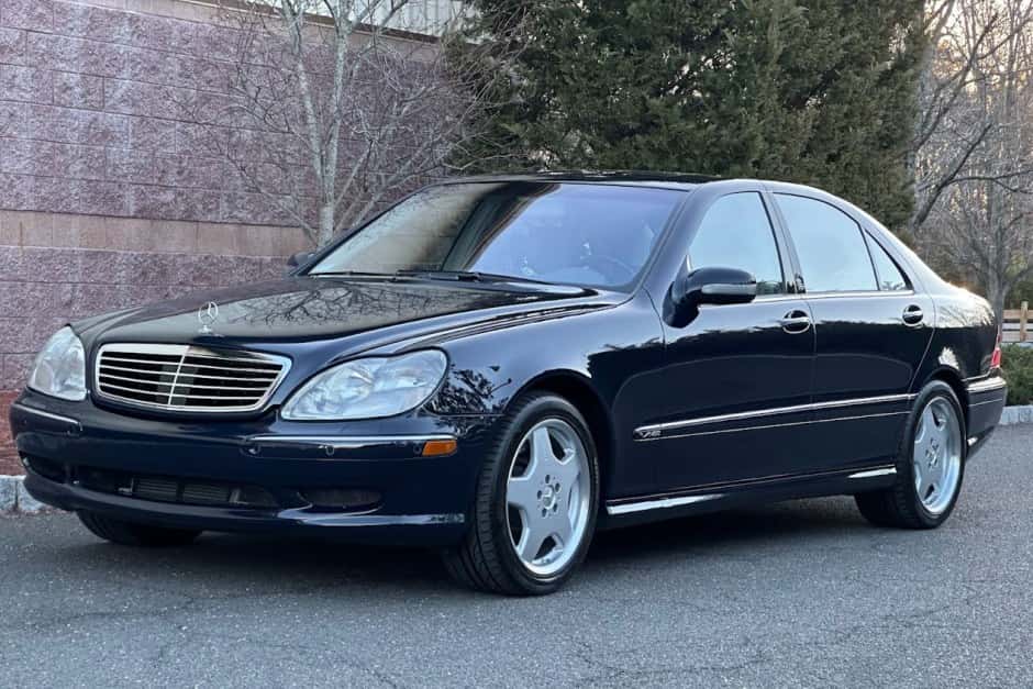 2001 Mercedes-Benz W220 S-Class sold for $17,480