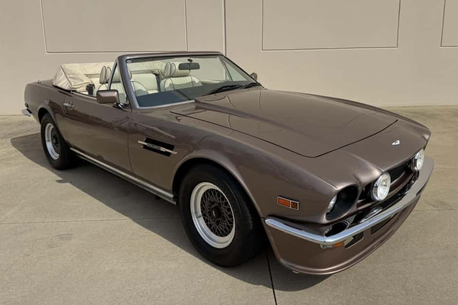 1989 Aston Martin V8 (1977-1989) sold for $125,000