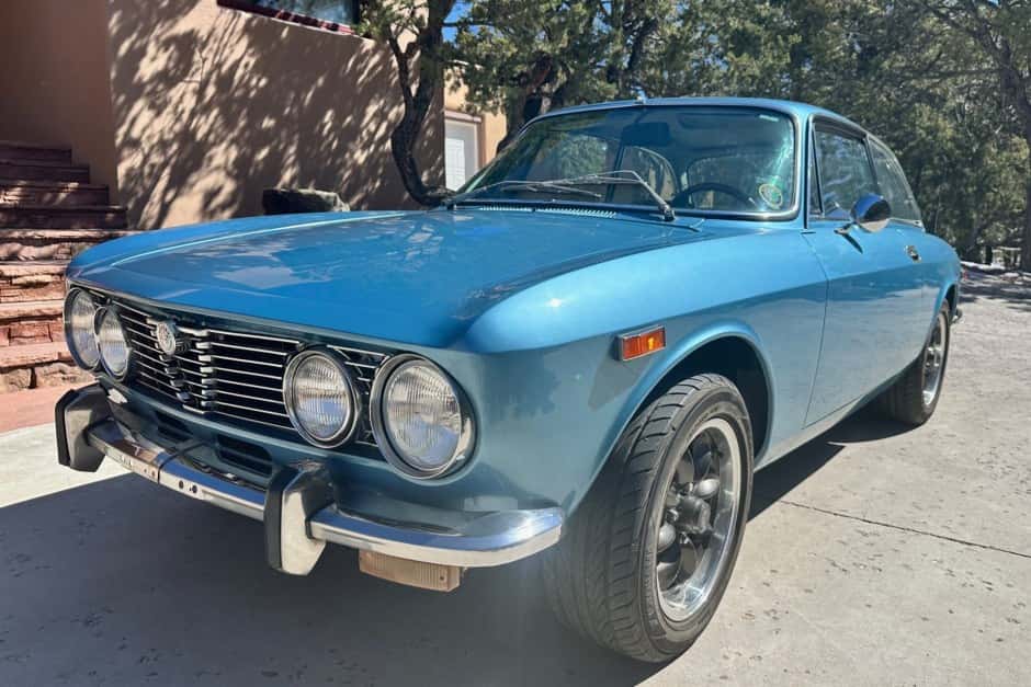 1974 Alfa Romeo 105/115 Series Coupe sold for $27,500
