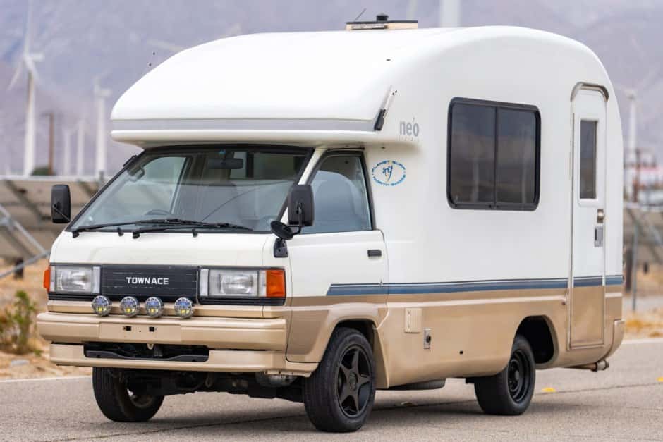 1994 Toyota LiteAce & TownAce sold for $9,800