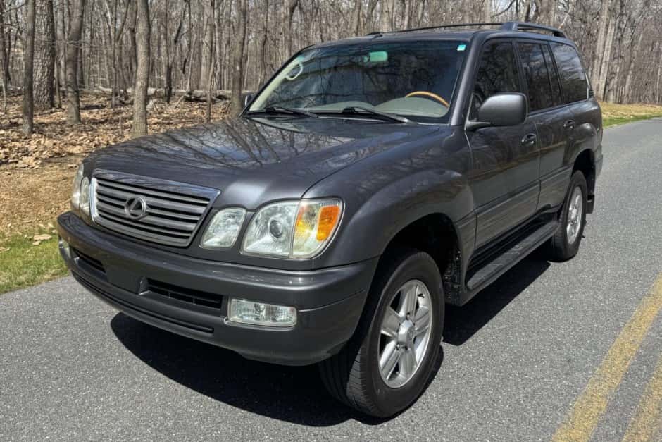 2004 Lexus LX470 sold for $14,000
