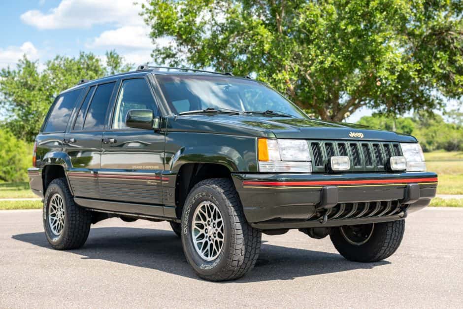1995 Jeep ZJ Grand Cherokee sold for $11,500