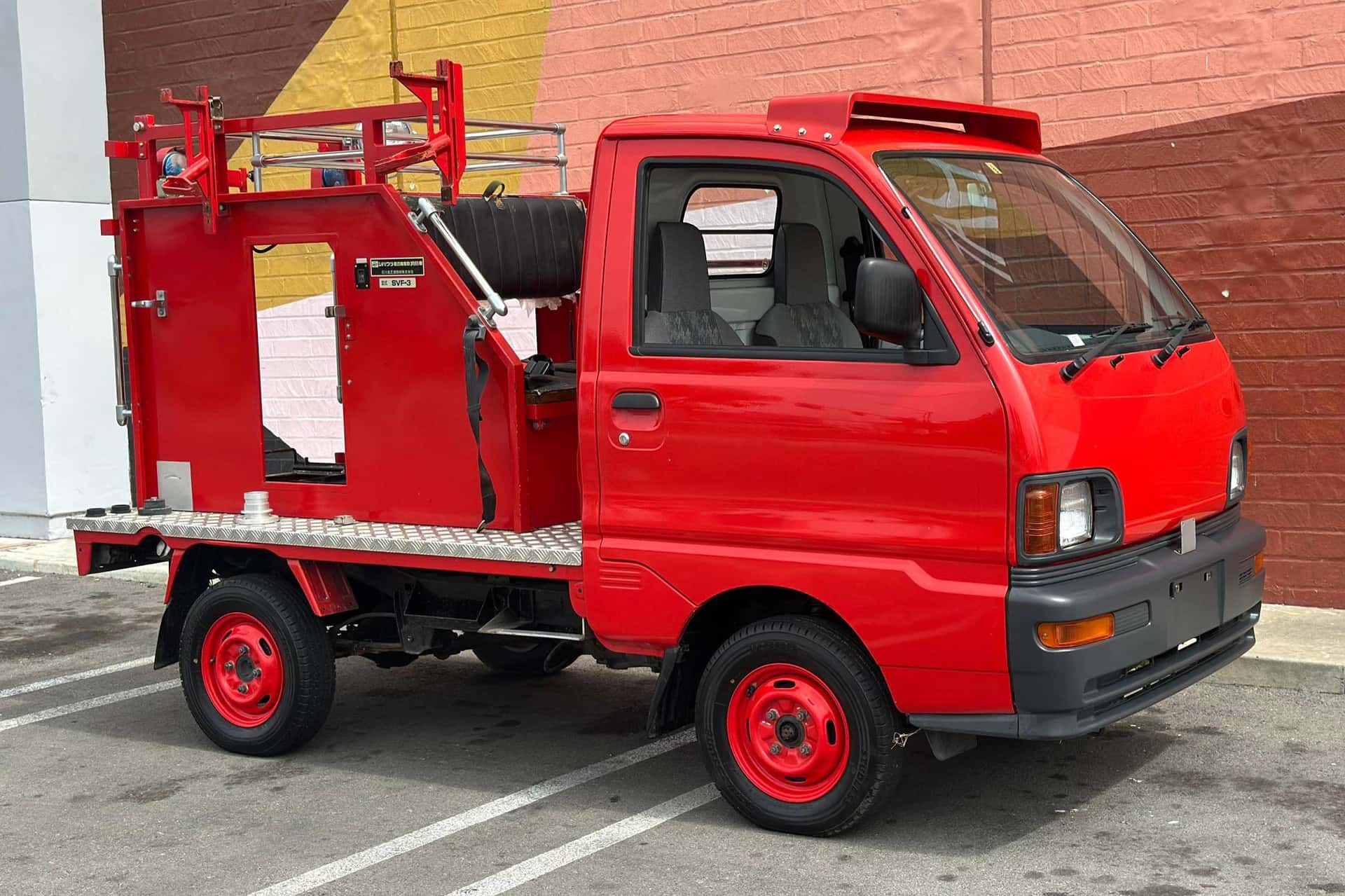 1999 Mitsubishi Minicab sold for $5,000