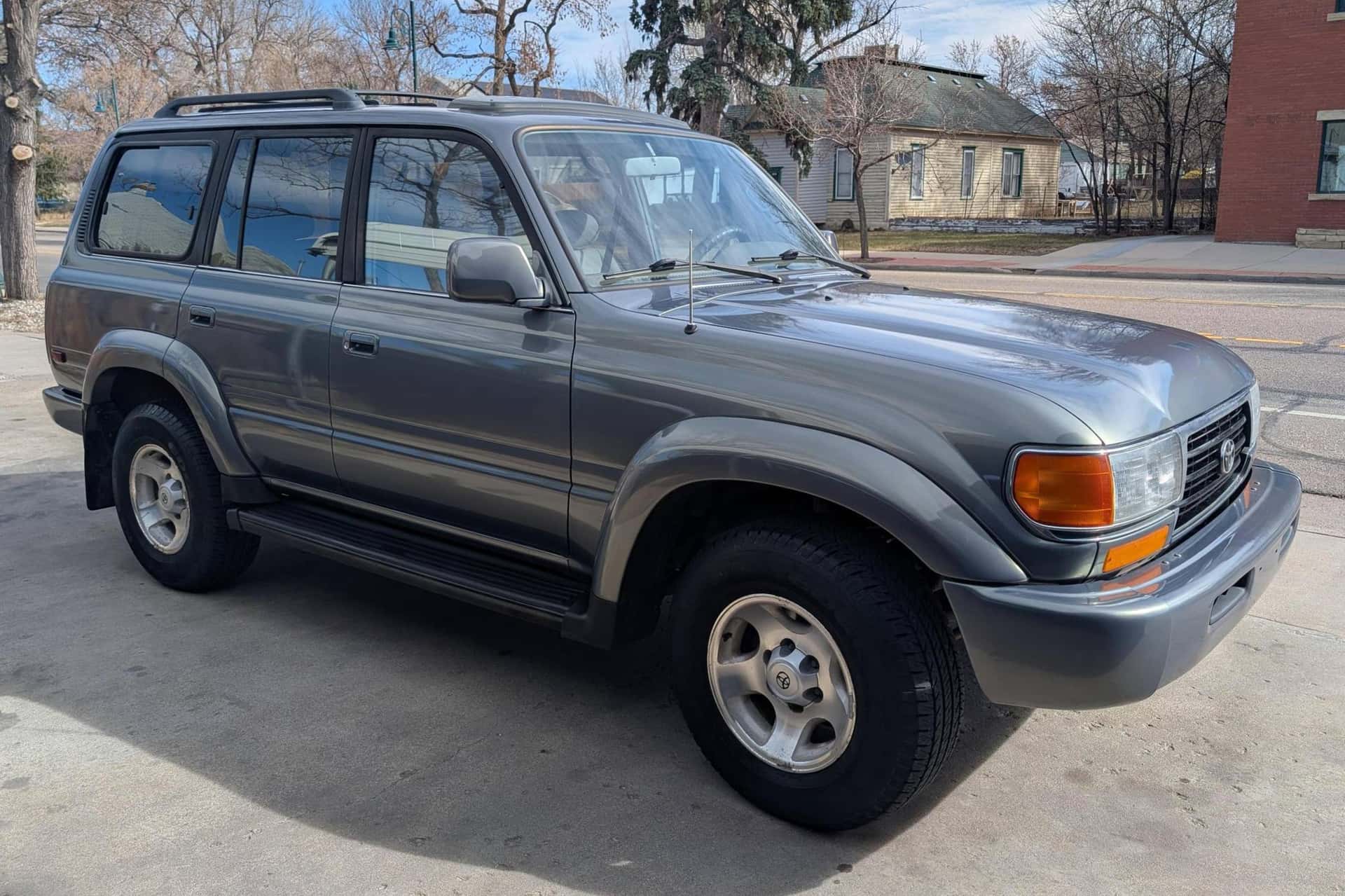 1995 Toyota Land Cruiser sold for $13,250