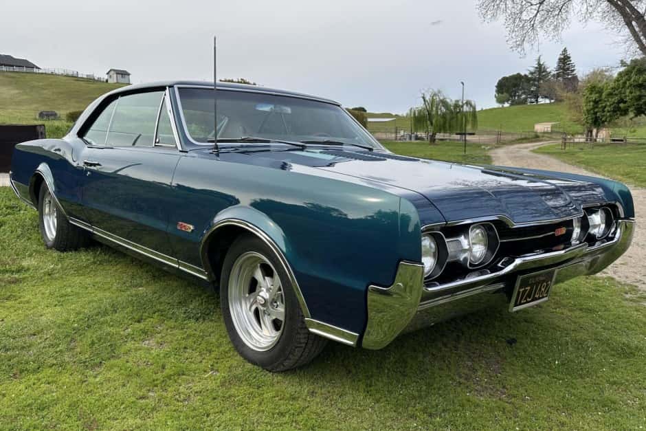 1967 Oldsmobile 442 sold for $20,000