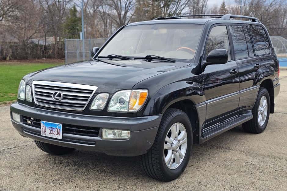 2003 Lexus LX470 sold for $18,900