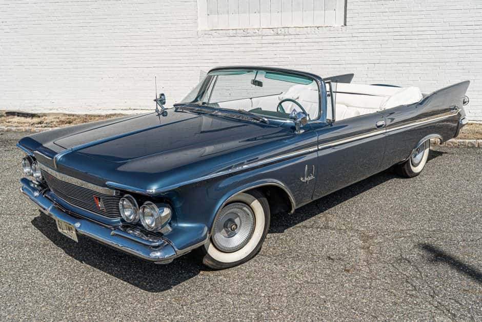 1961 Chrysler Imperial sold for $60,500