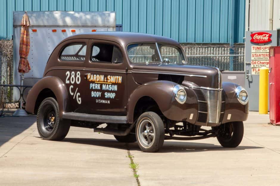 1940 Ford Standard, Deluxe, & Super Deluxe sold for $19,750