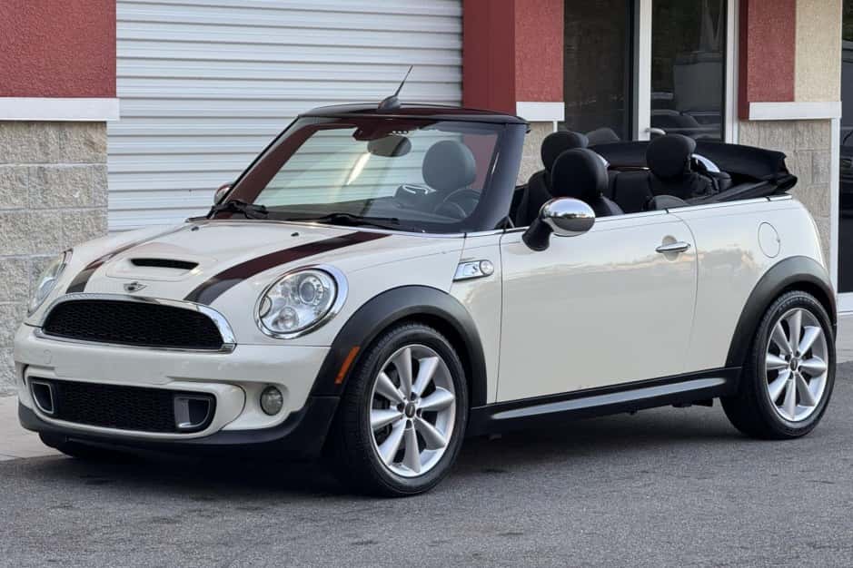 2011 Mini R57 Convertible sold for $10,350