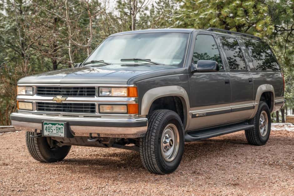 1999 Chevrolet Suburban (GMT400 1992-1999) sold for $12,000