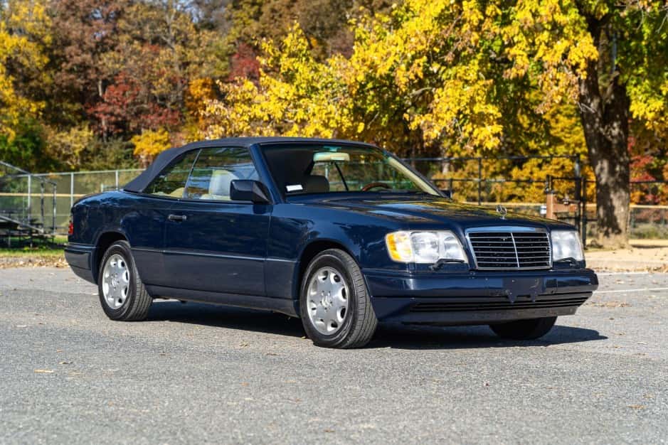 1995 Mercedes-Benz W124 E-Class sold for $23,000