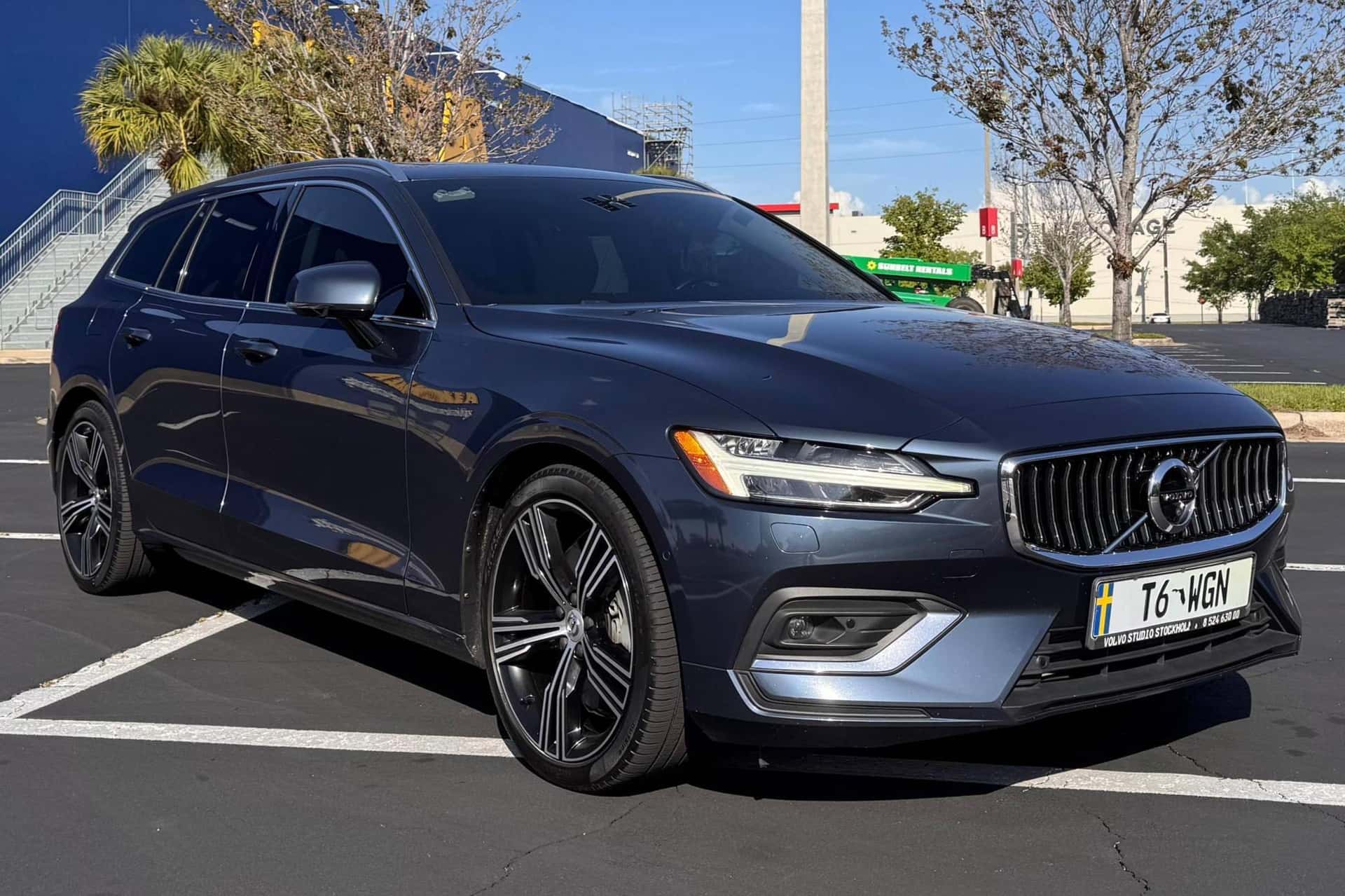 2019 Volvo V60 sold for $29,500