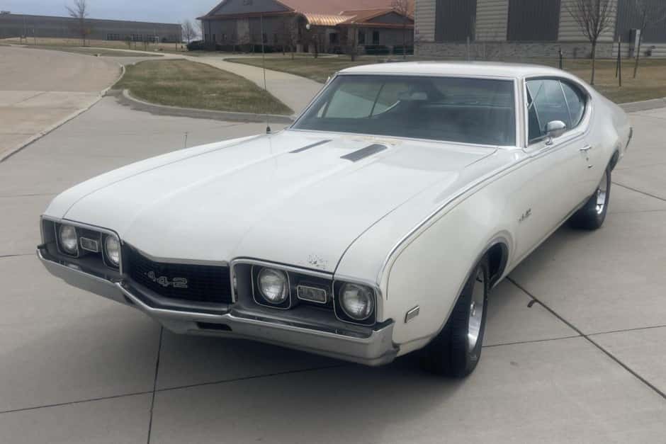 1968 Oldsmobile 442 sold for $27,150