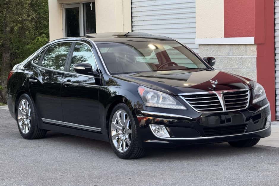 2012 Hyundai Equus sold for $13,750