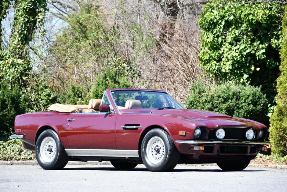 1985 Aston Martin V8 (1977-1989) sold for $86,000