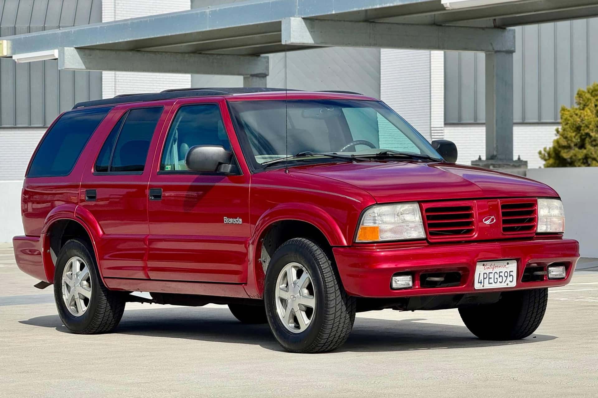 2000 Oldsmobile Bravada sold for $7,600