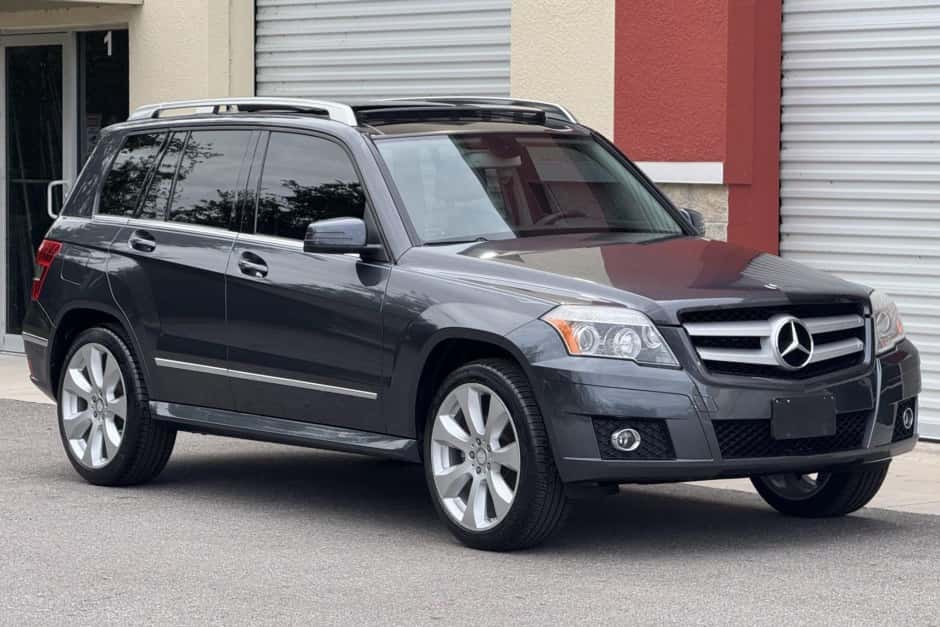 2010 Mercedes-Benz X204 GLK-Class sold for $13,000