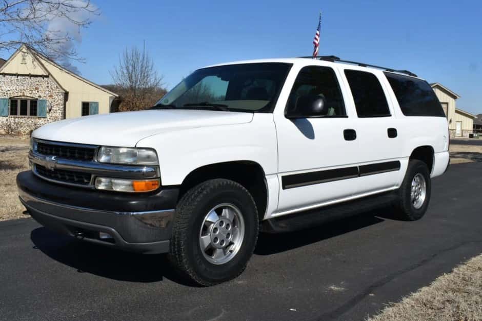 2003 Chevrolet Suburban (GMT800 2000-2006) sold for $19,500