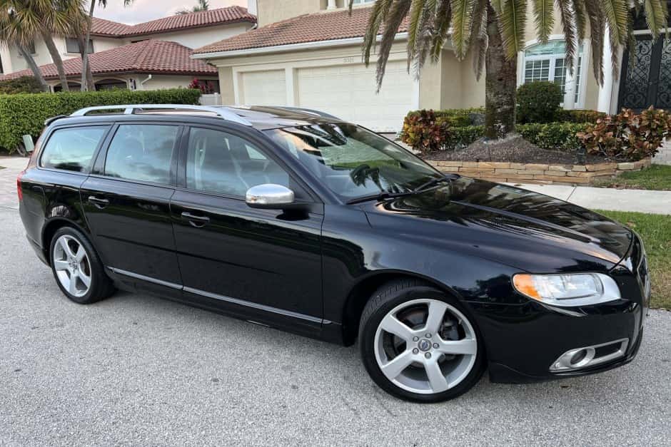 2010 Volvo V70 sold for $8,750