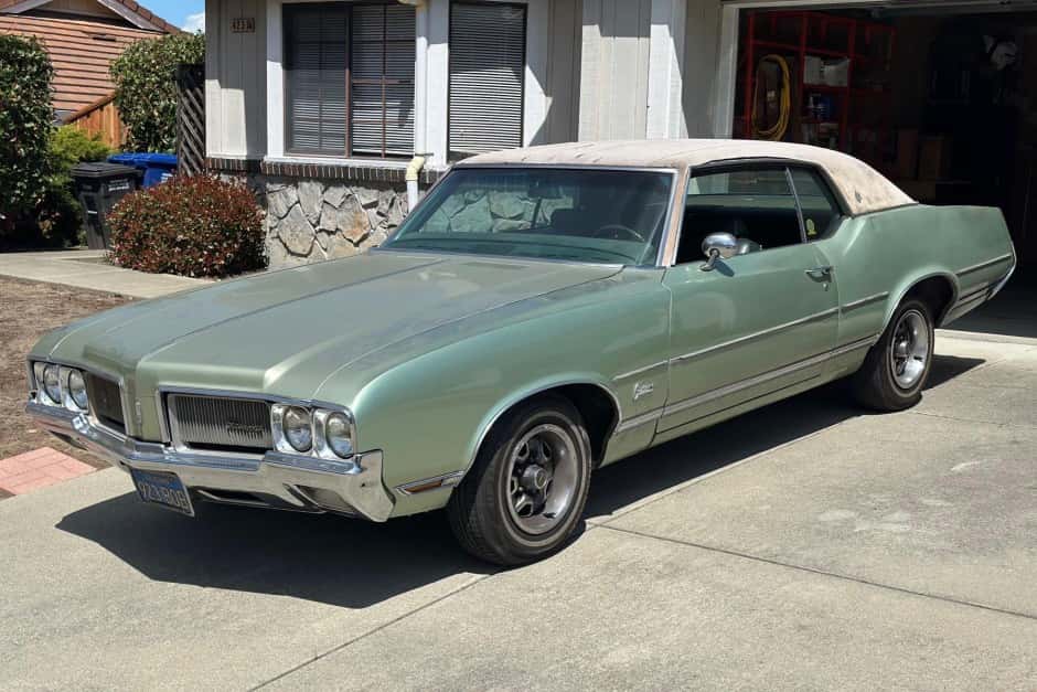 1970 Oldsmobile Cutlass sold for $10,500