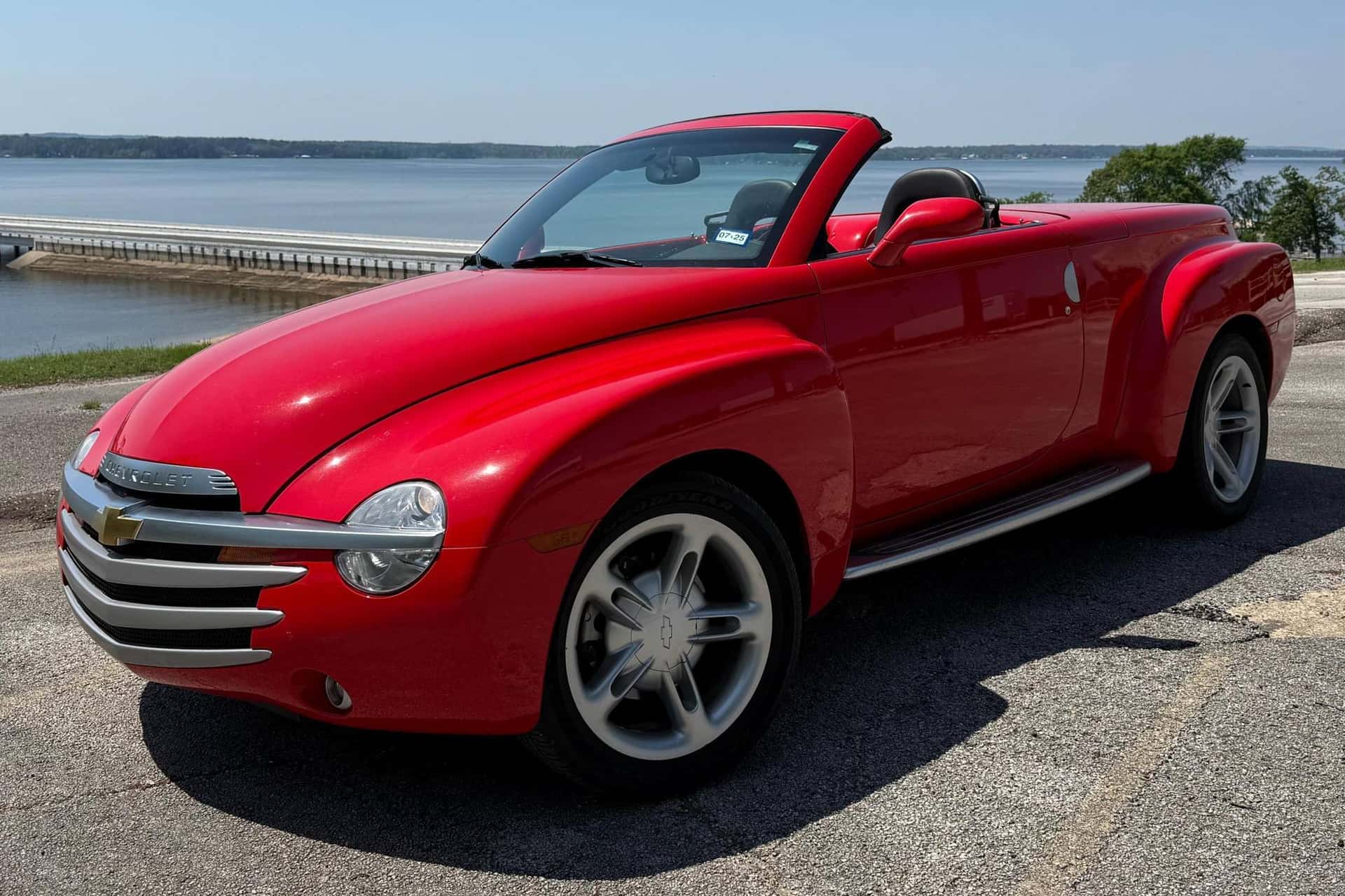 2004 Chevrolet SSR sold for $18,250