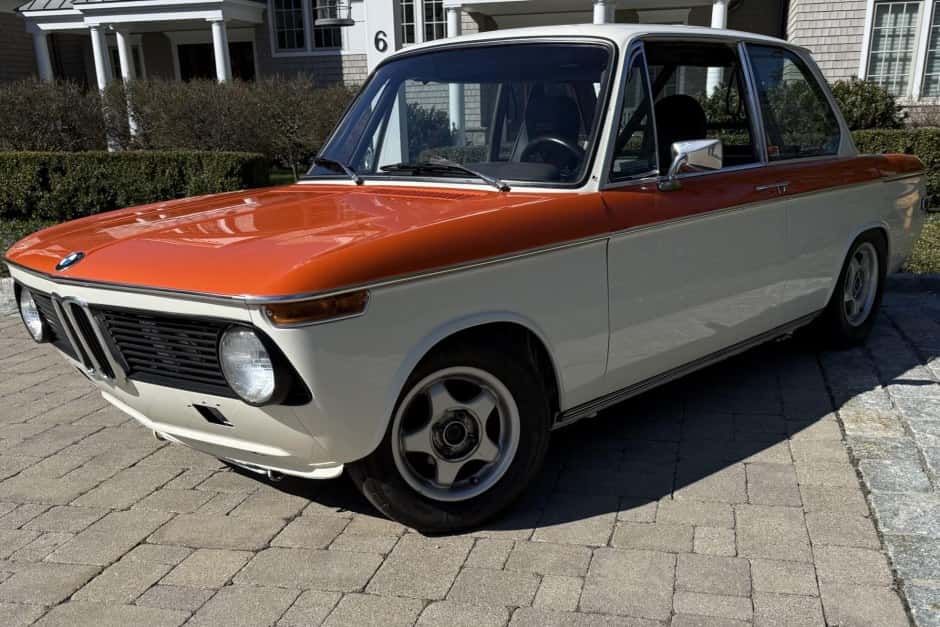 1975 BMW 2002 sold for $11,500