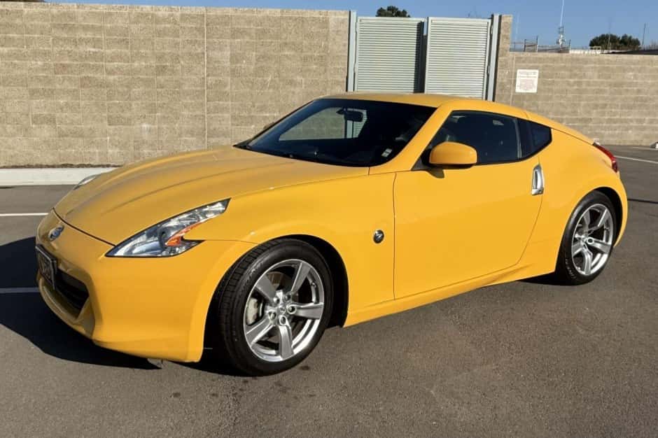 2009 Nissan 370Z sold for $12,500