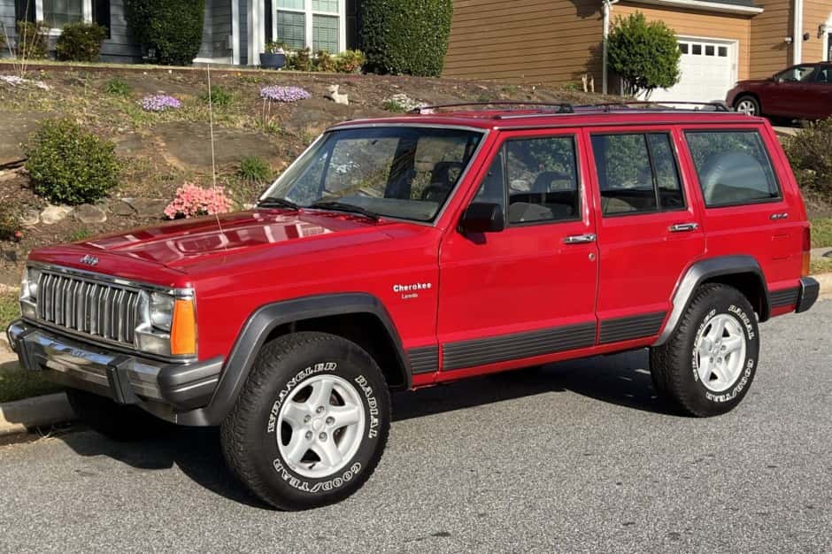 1989 Jeep XJ Cherokee sold for $7,500