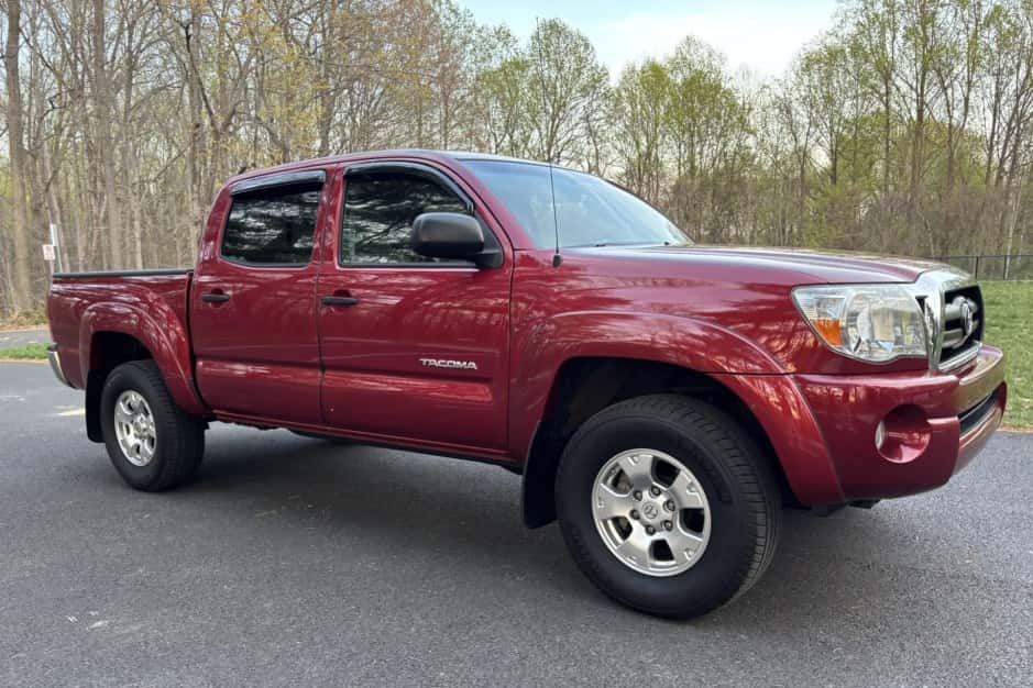 2006 Toyota Tacoma (N2X0 2005-2015) sold for $17,500