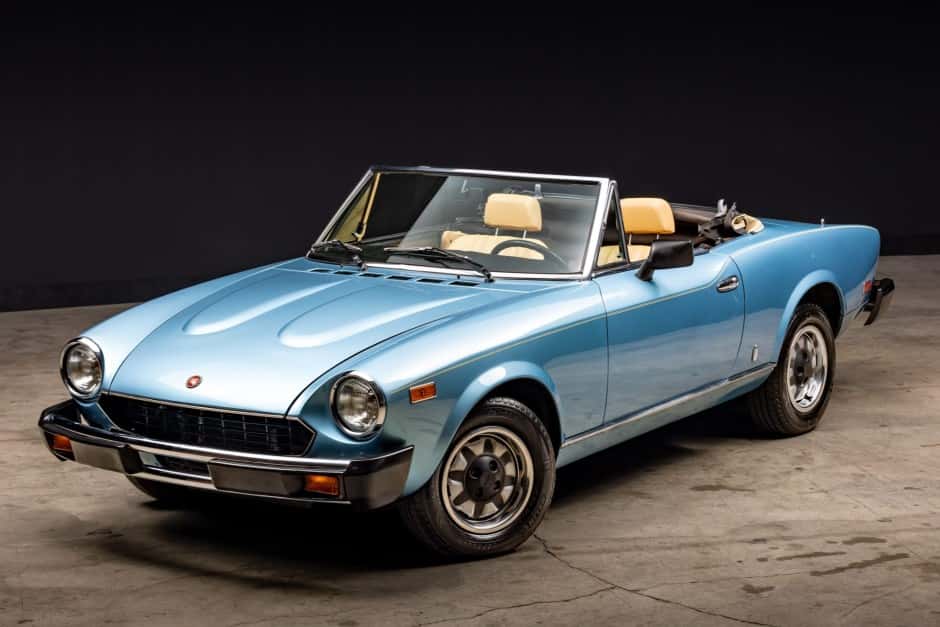 1980 Fiat 124 Spider (1966-1985) sold for $21,000