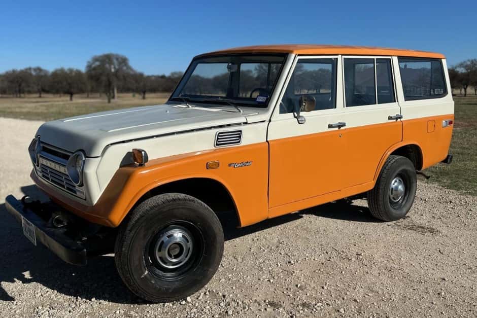 1974 Toyota Land Cruiser FJ55 sold for $22,000