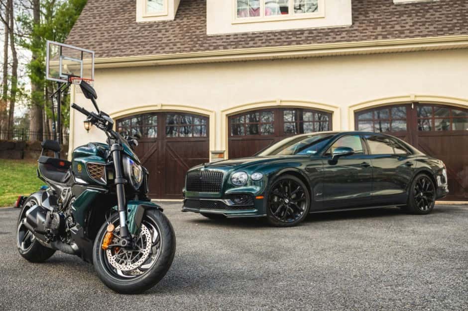 2023 Bentley Continental Flying Spur sold for $215,000